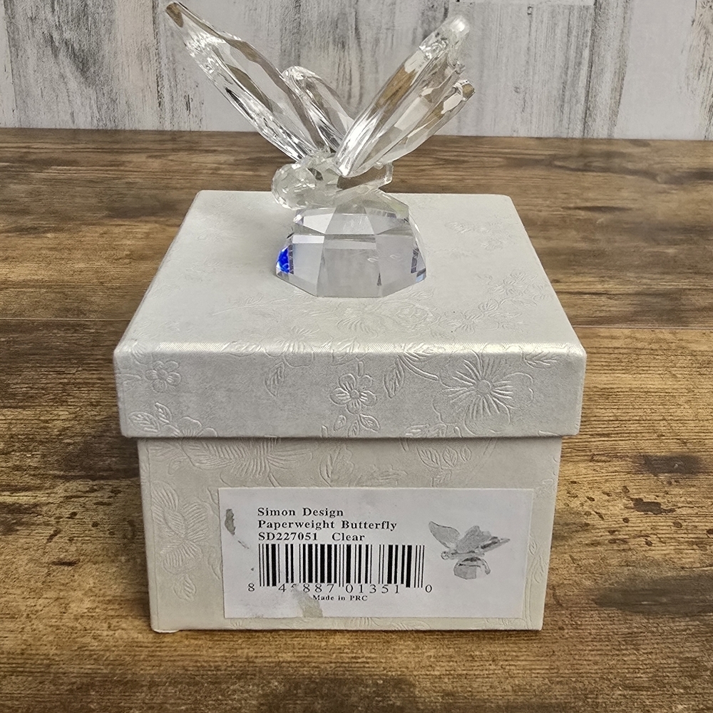 Simon Design Clear Butterfly Paperweight With Box